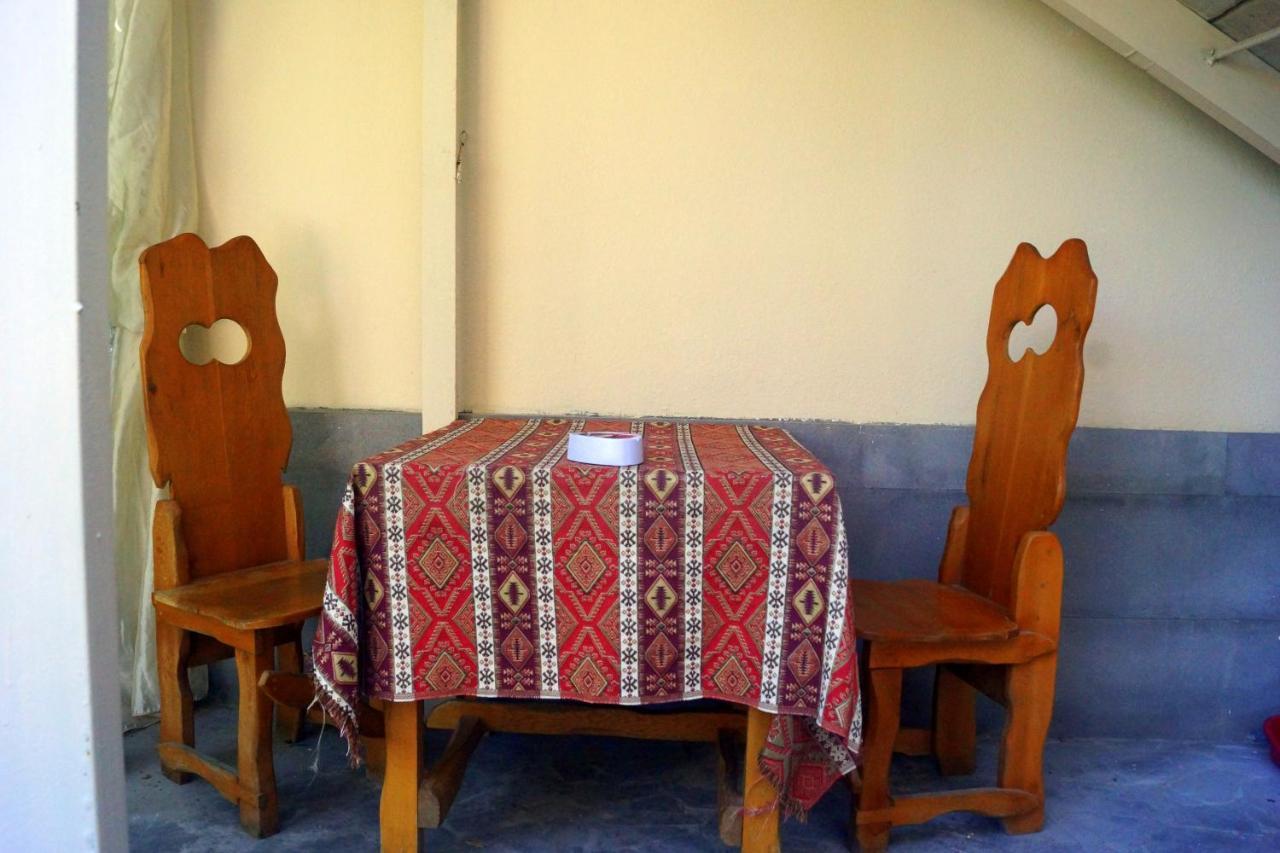 Arteast Hostel Yerevan Bagian luar foto