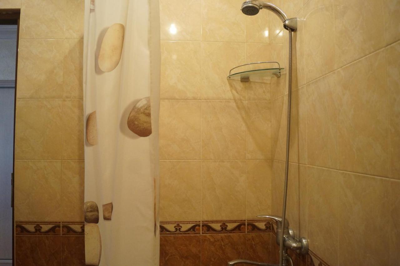 Arteast Hostel Yerevan Bagian luar foto
