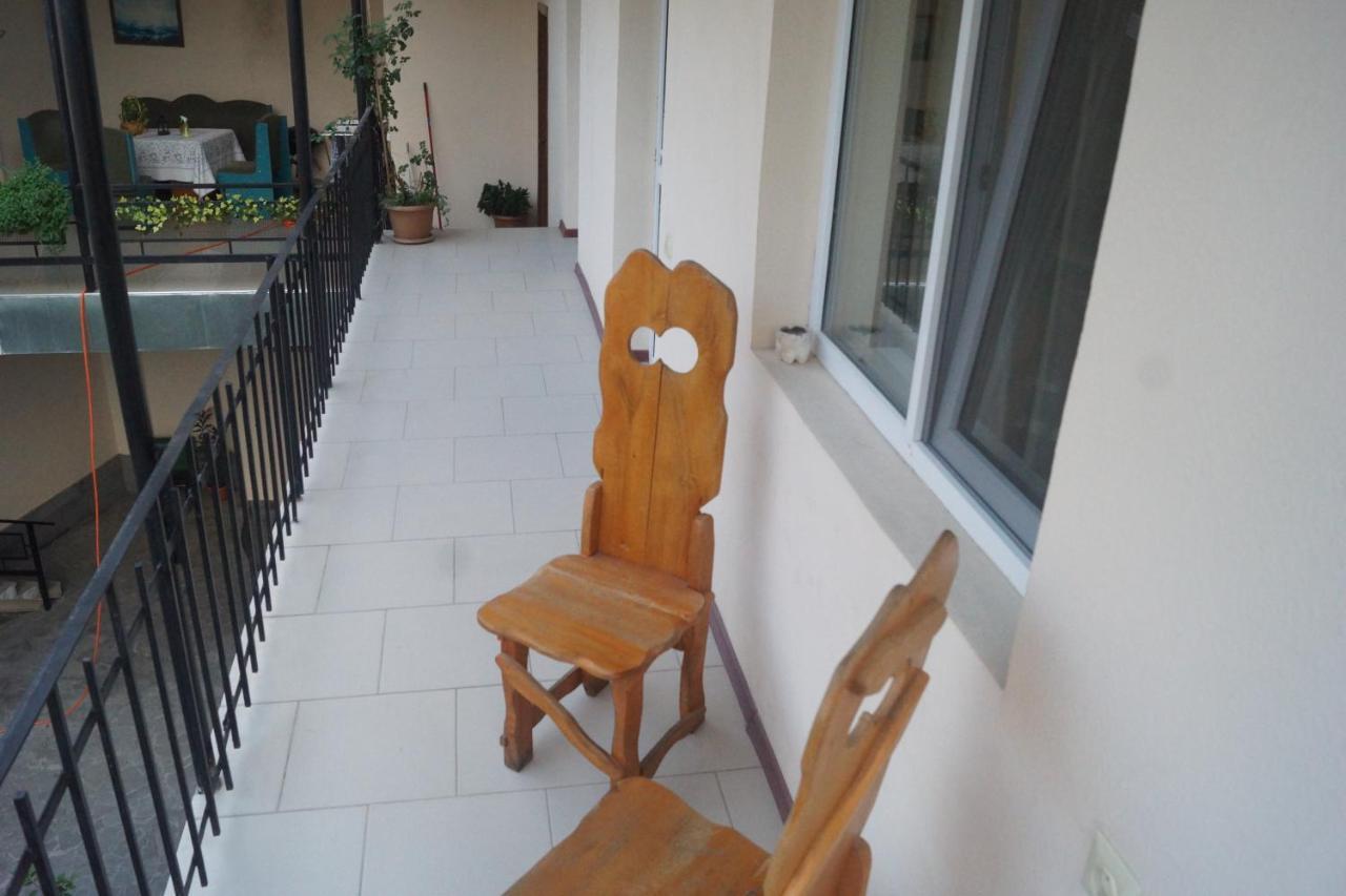 Arteast Hostel Yerevan Bagian luar foto