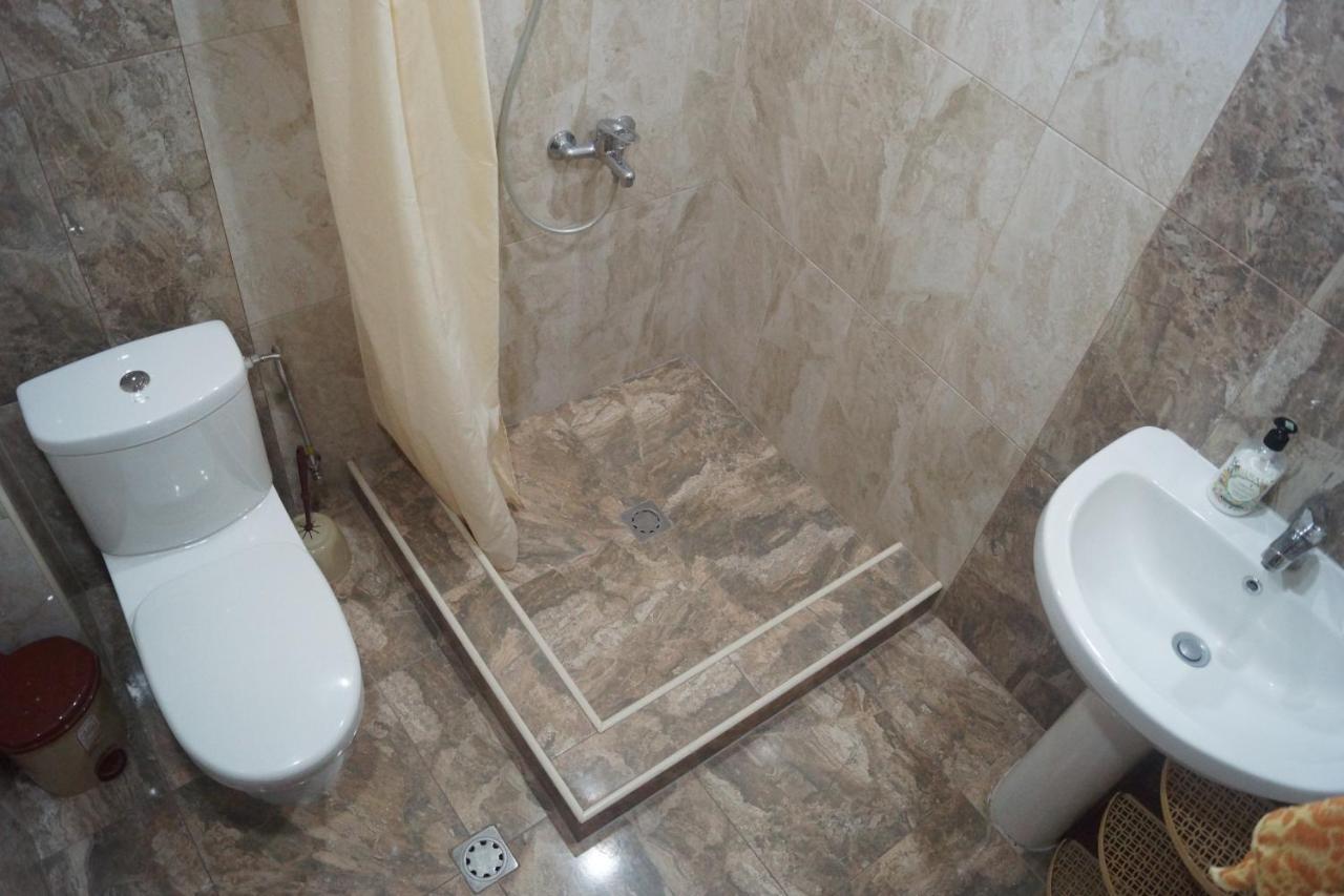 Arteast Hostel Yerevan Bagian luar foto