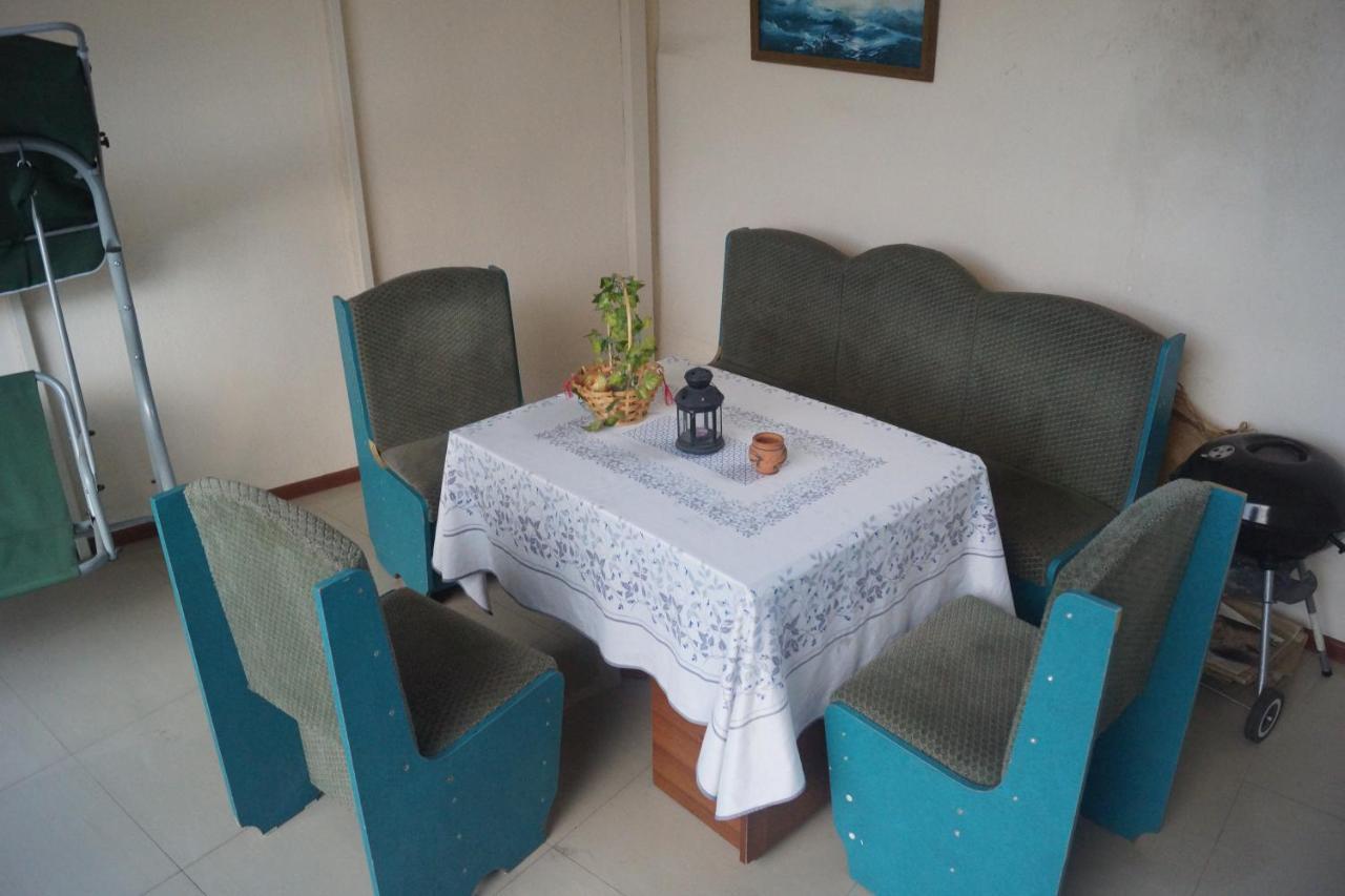 Arteast Hostel Yerevan Bagian luar foto