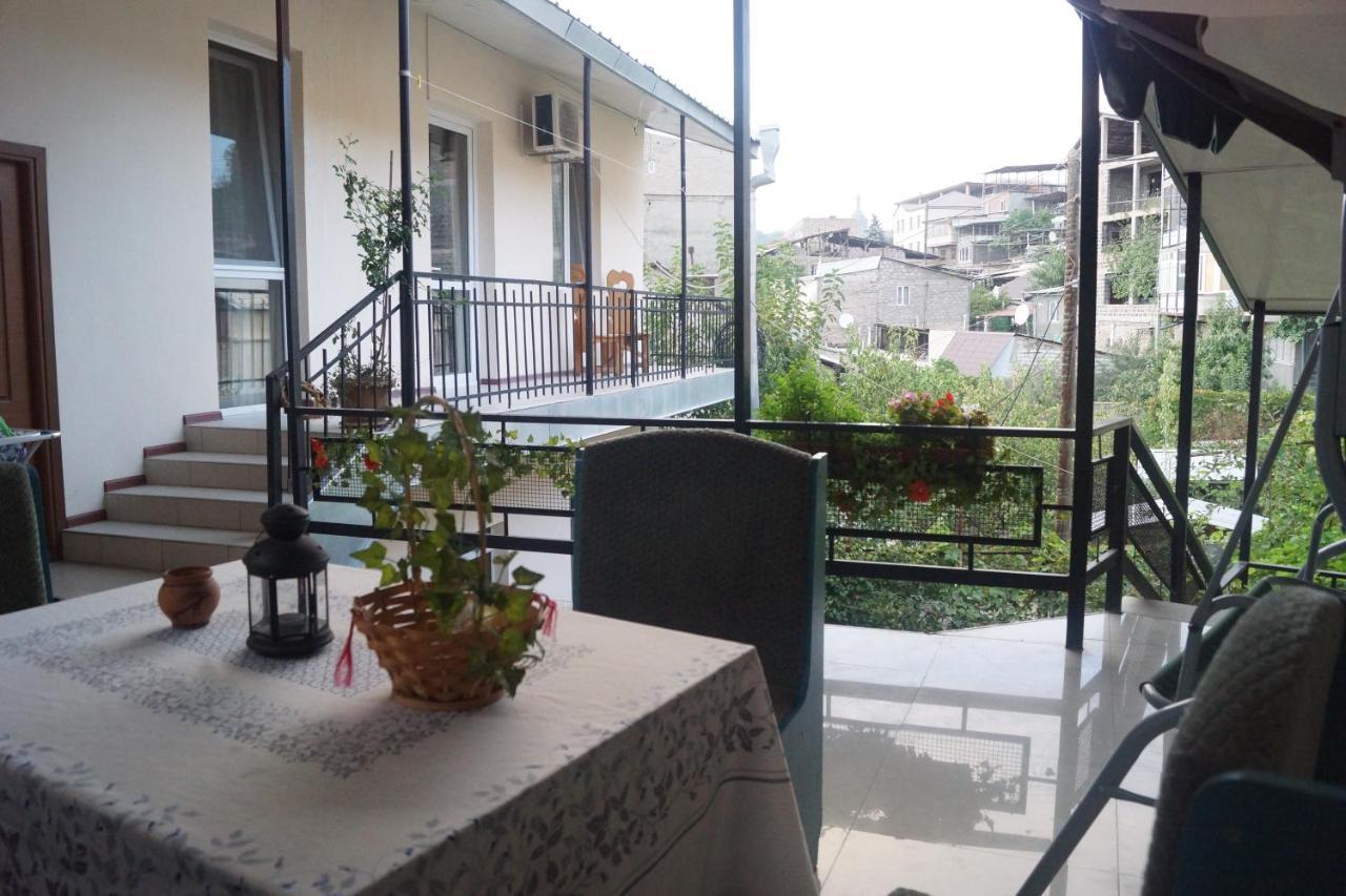 Arteast Hostel Yerevan Bagian luar foto