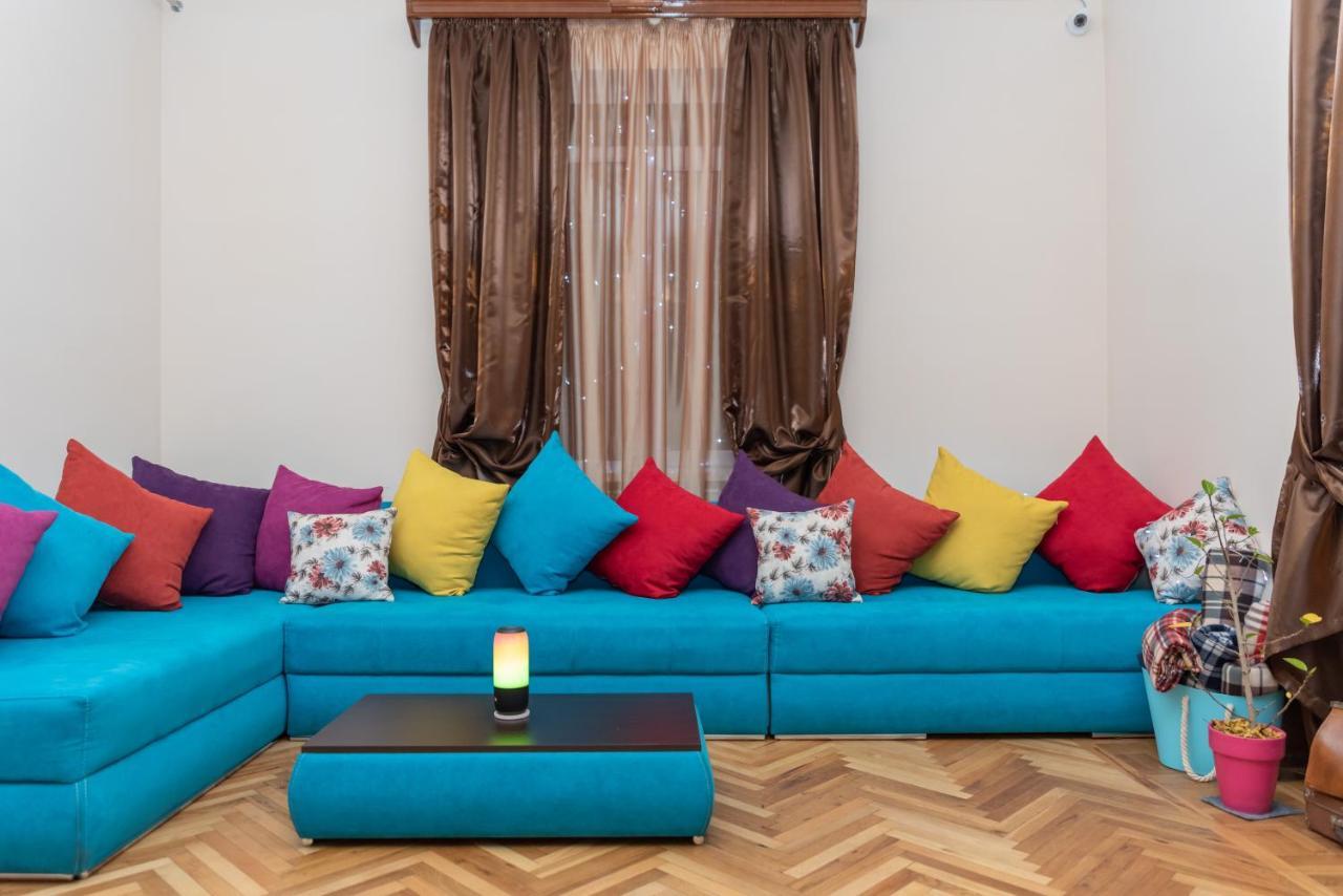 Arteast Hostel Yerevan Bagian luar foto