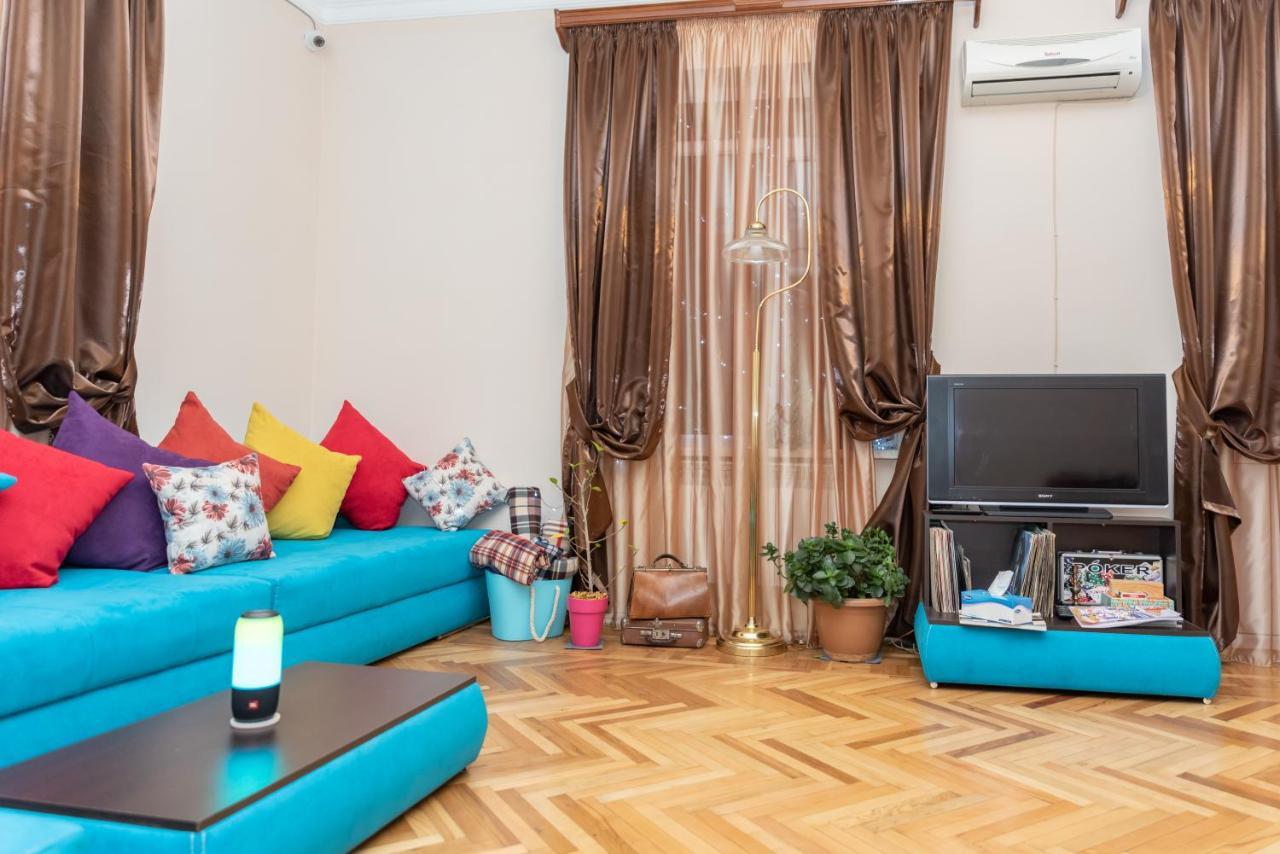 Arteast Hostel Yerevan Bagian luar foto