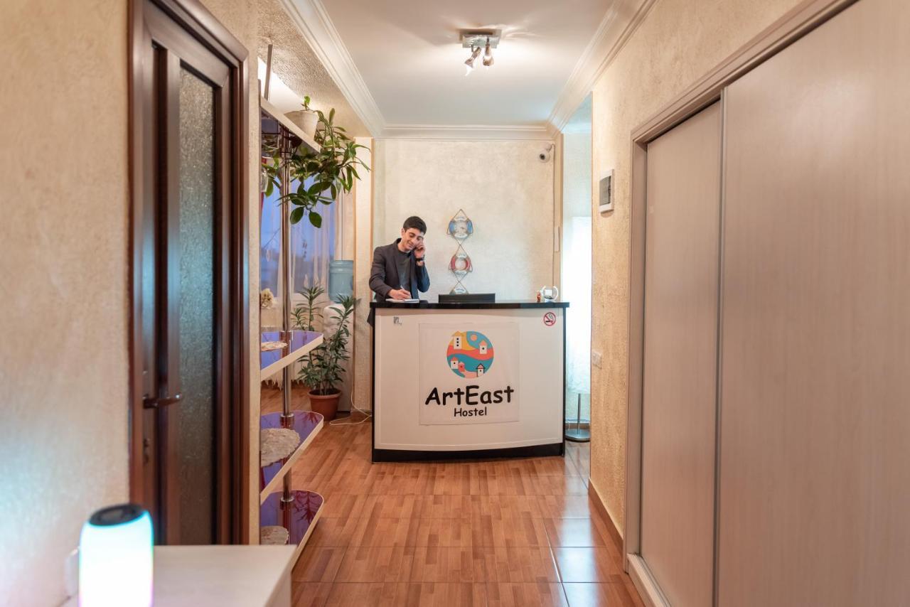 Arteast Hostel Yerevan Bagian luar foto