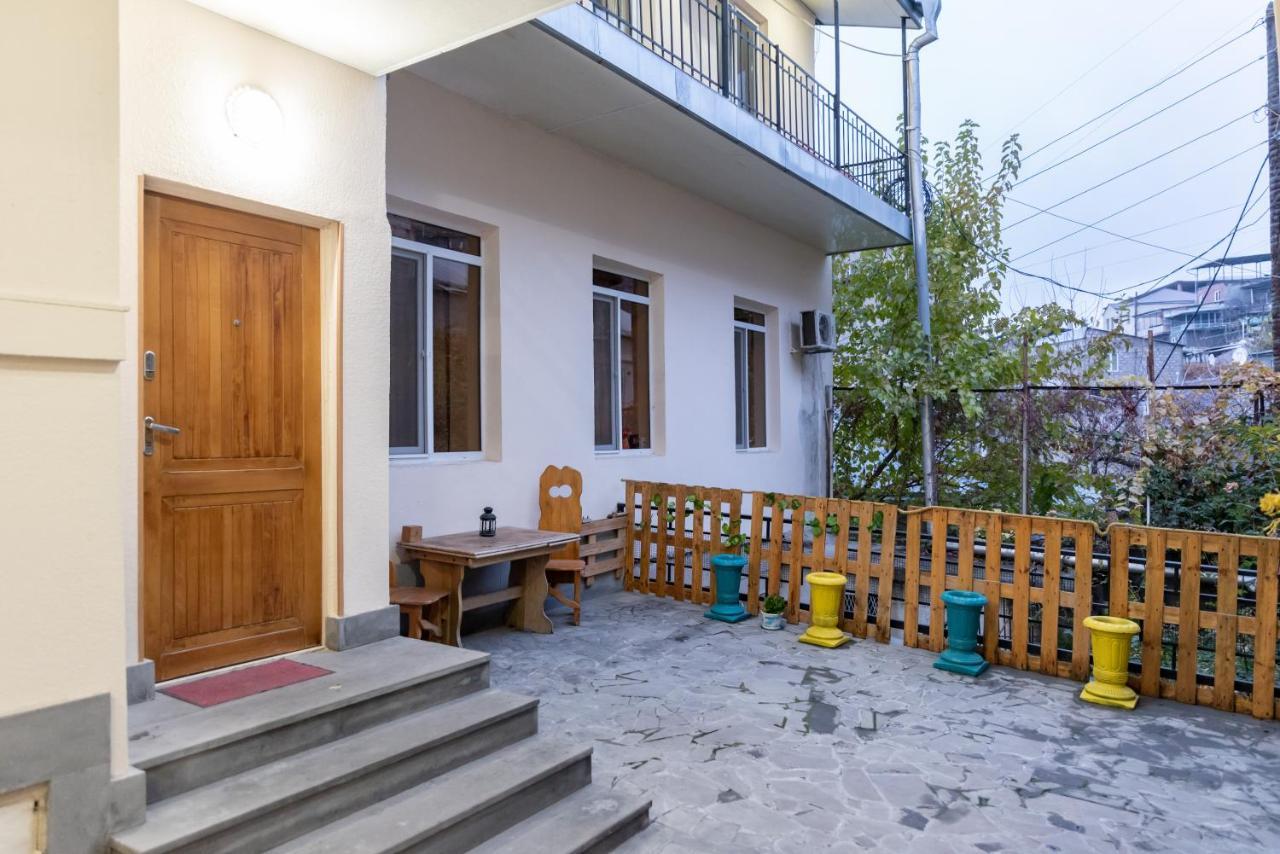 Arteast Hostel Yerevan Bagian luar foto