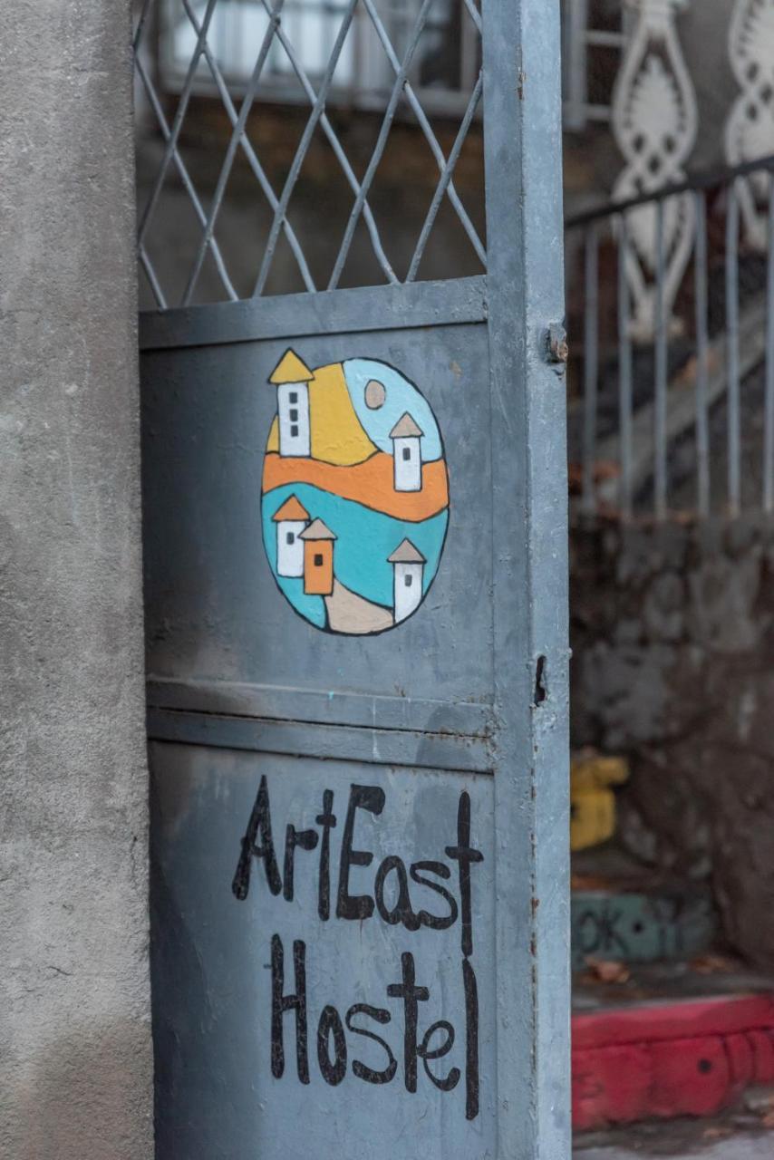 Arteast Hostel Yerevan Bagian luar foto