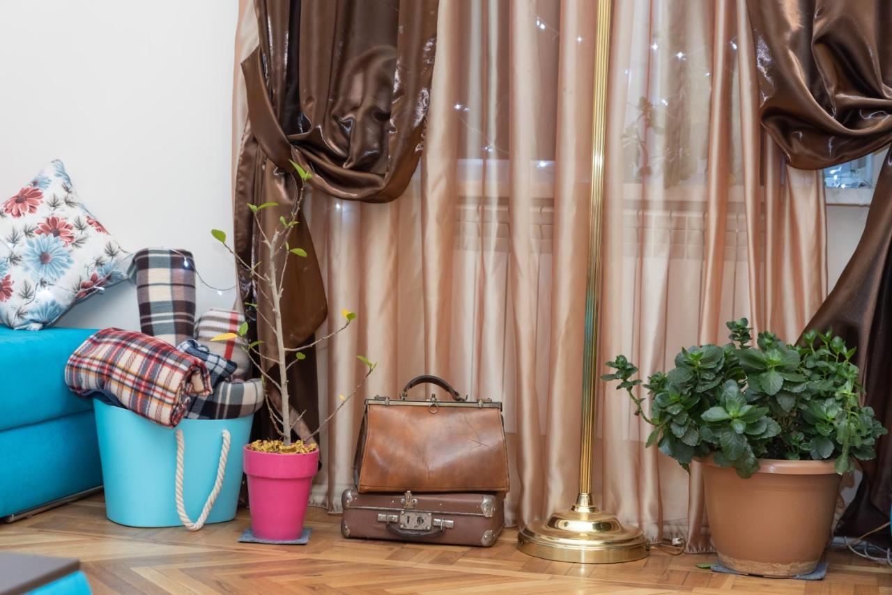 Arteast Hostel Yerevan Bagian luar foto