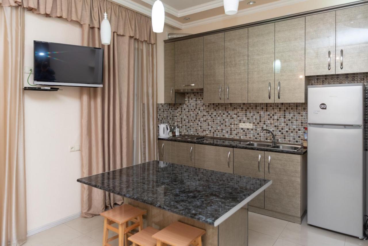 Arteast Hostel Yerevan Bagian luar foto