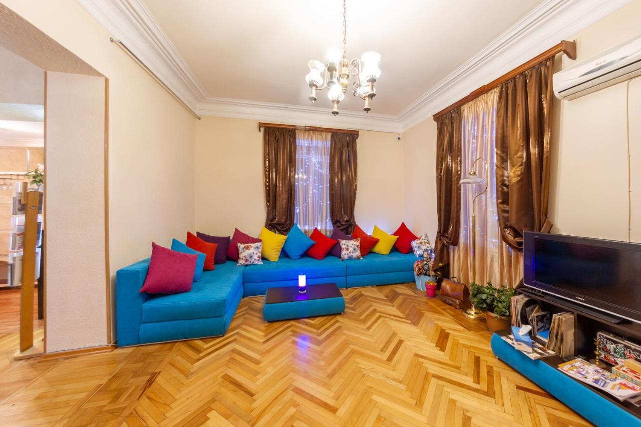 Arteast Hostel Yerevan Bagian luar foto