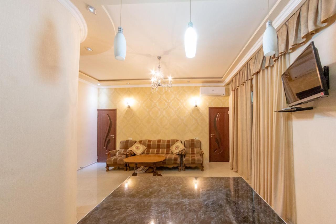 Arteast Hostel Yerevan Bagian luar foto