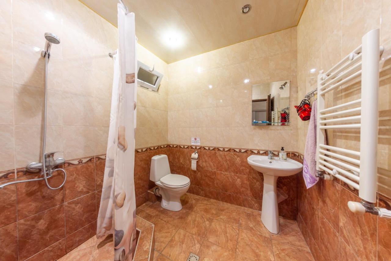 Arteast Hostel Yerevan Bagian luar foto
