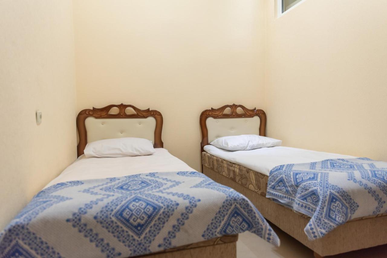 Arteast Hostel Yerevan Bagian luar foto