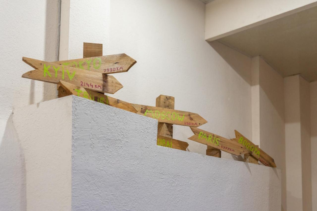 Arteast Hostel Yerevan Bagian luar foto