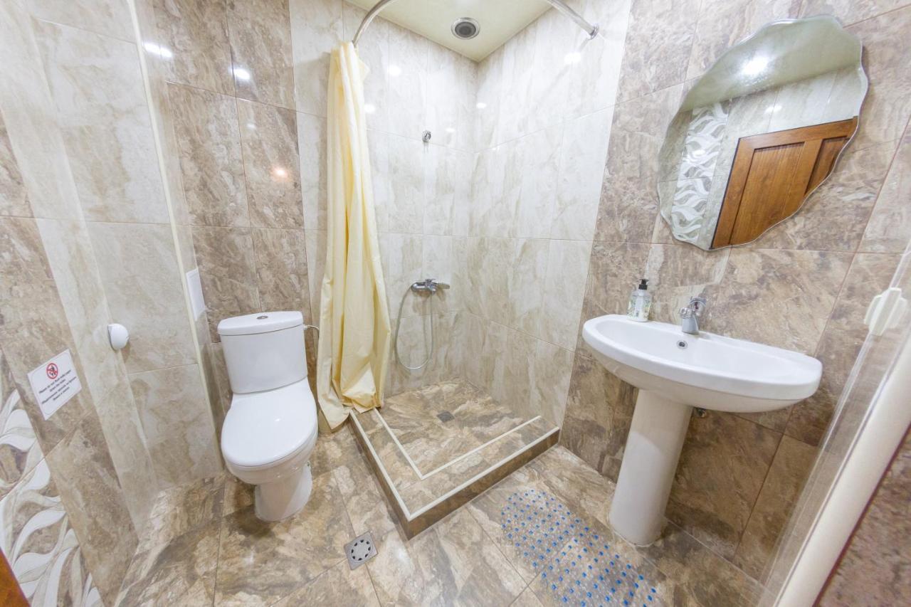 Arteast Hostel Yerevan Bagian luar foto