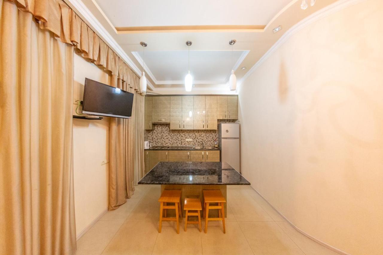 Arteast Hostel Yerevan Bagian luar foto
